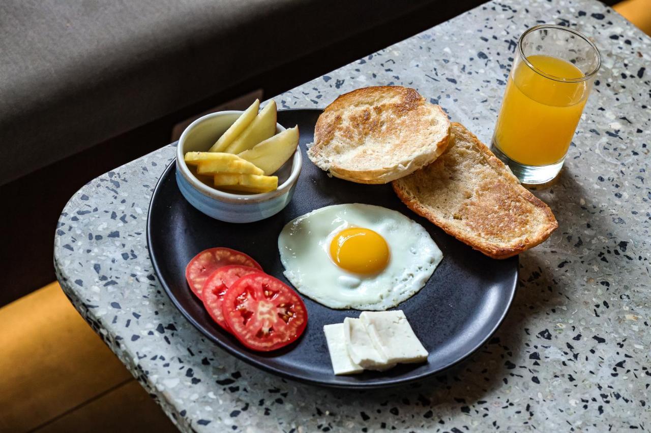 Black Llama Hostel Miraflores 利马 外观 照片
